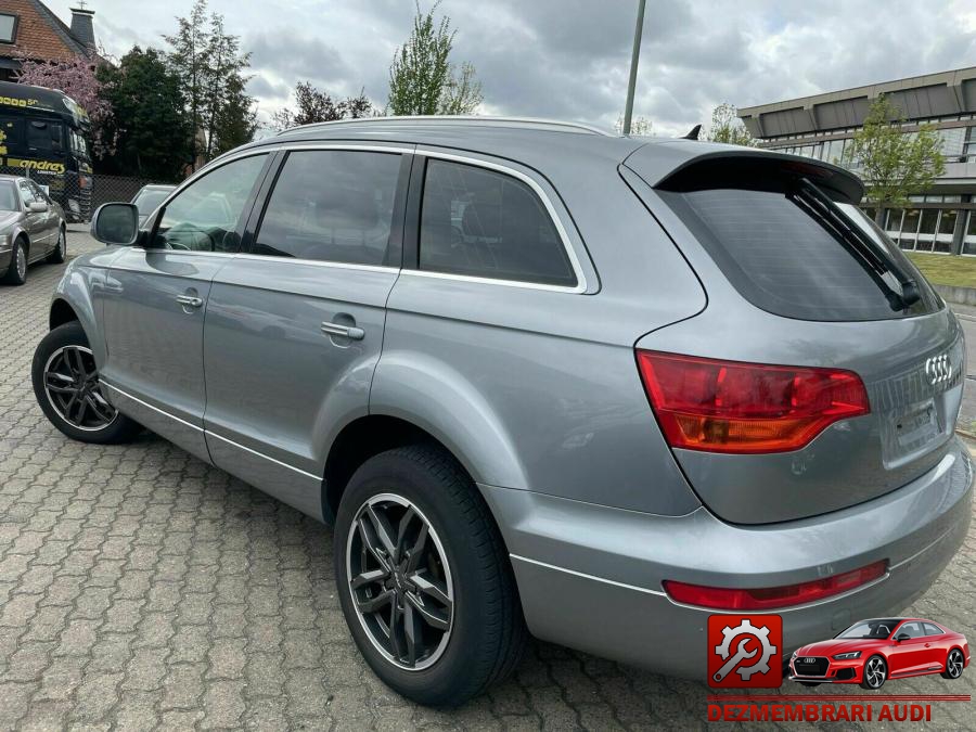 Aripa spate audi q7 2009